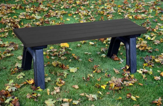 The Deluxe 4 foot flat bench is made with durable 2"x4" and out of 100% recycled HDPE plastic. Shown with a black frame and black boards.